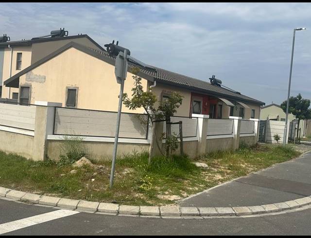 3 BEDROOM HOUSE FOR SALE IN BLACKHEATH INDUSTRIAL